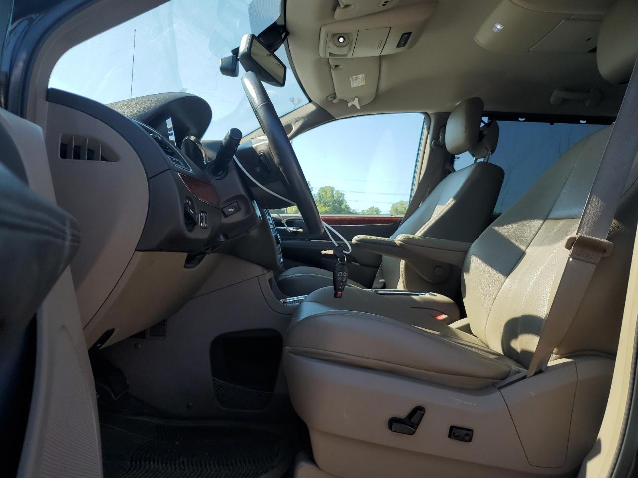 2014 Chrysler Town & Country Touring L VIN: 2C4RC1CGXER310604 Lot: 71040375