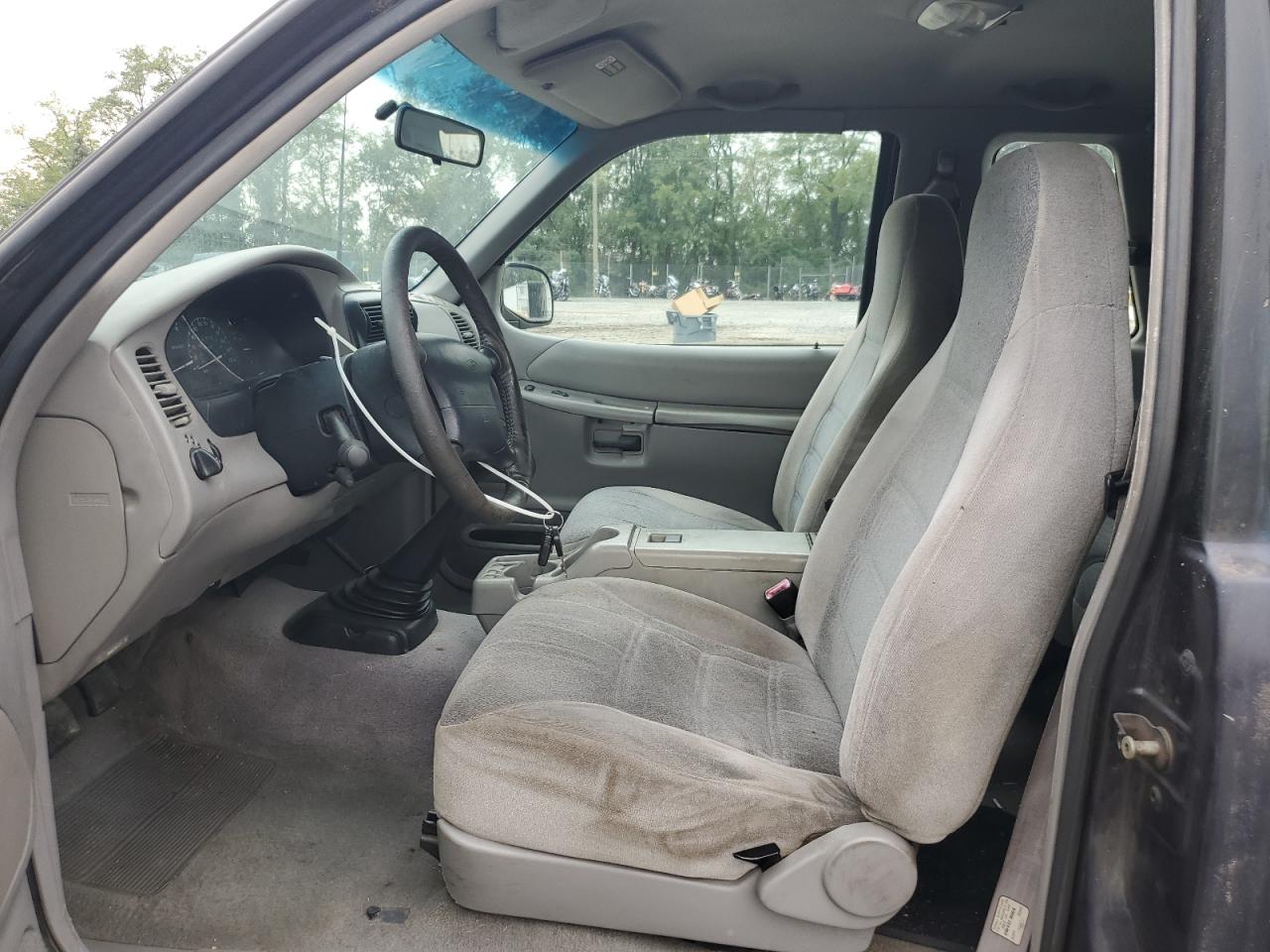 2000 Ford Explorer Sport VIN: 1FMYU60X2YUA76116 Lot: 84280935