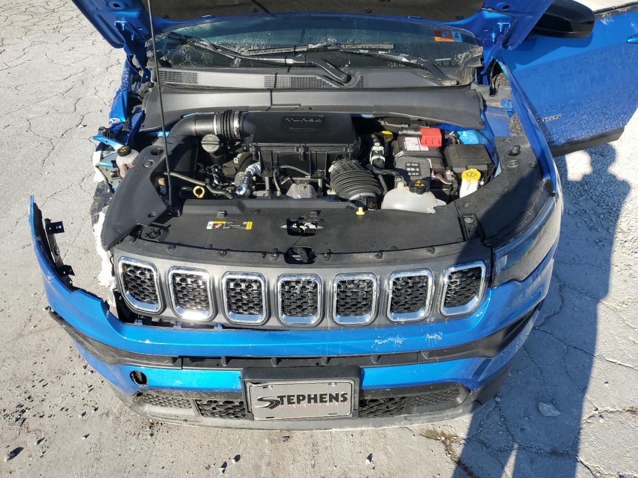 2024 Jeep Compass Latitude VIN: 3C4NJDBNXRT596043 Lot: 70636025