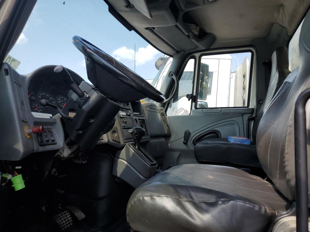 2005 International 4000 4300 - Trucks VIN: 1HTMMAAM75H101156 Lot: 70662605