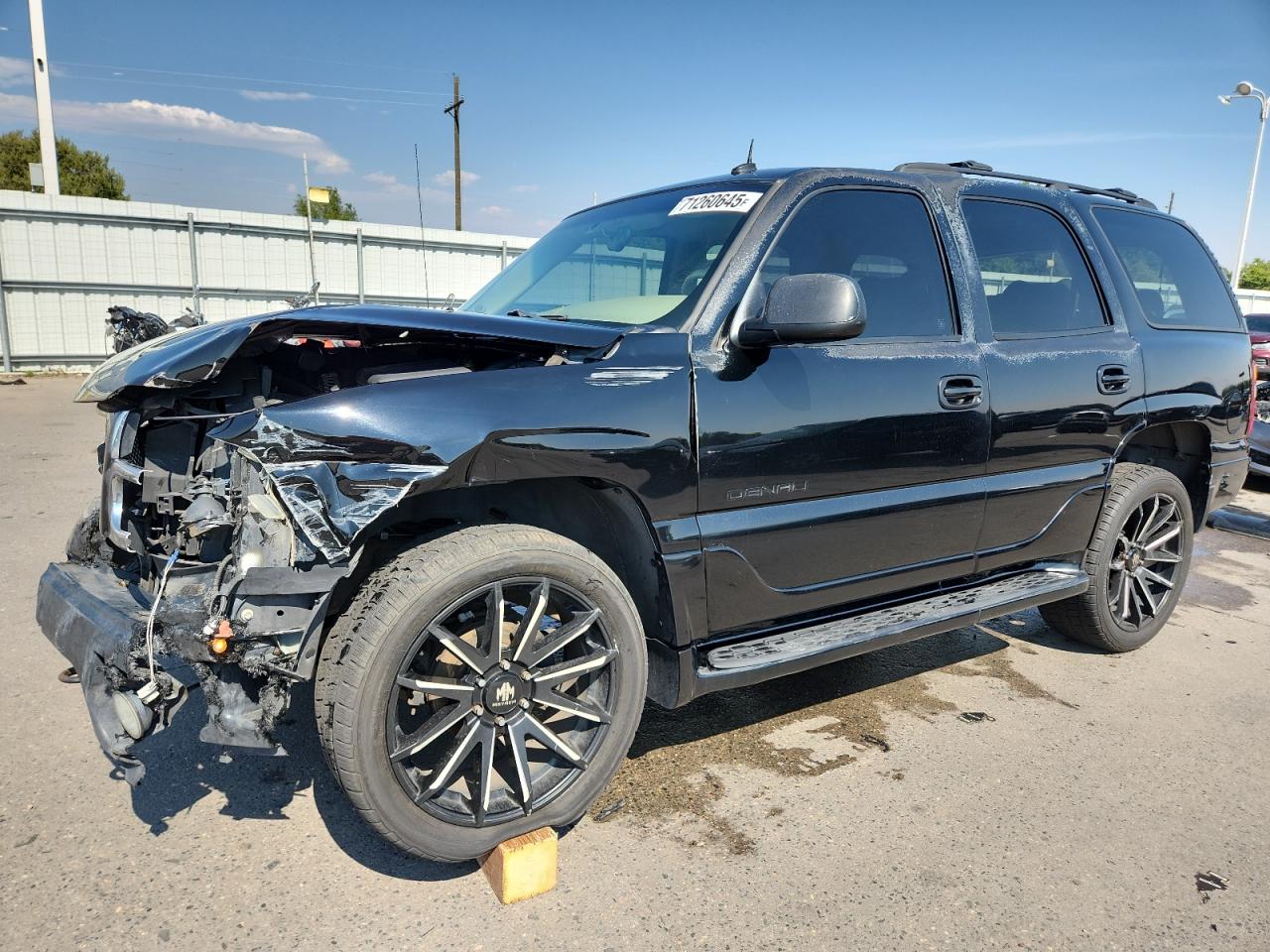 GMC DENALI 2002. Lot# 71260645. VIN 1GKEK63UX2J278097. Photo 1