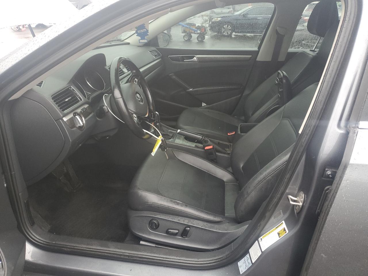 2016 Volkswagen Passat Se VIN: 1VWBT7A36GC015996 Lot: 82130085