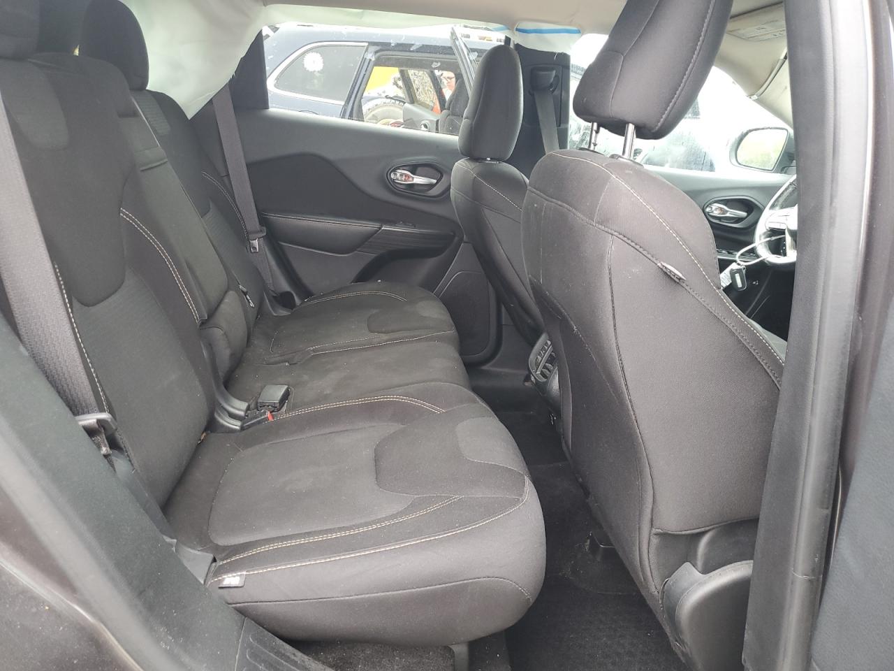 2015 Jeep Cherokee Latitude VIN: 1C4PJMCB6FW571837 Lot: 81259795