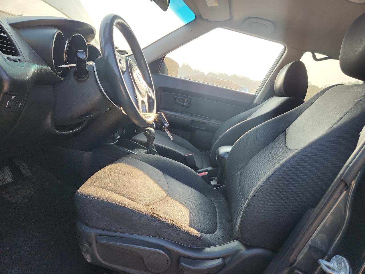 2011 Kia Soul + VIN: KNDJT2A20B7273960 Lot: 80217005