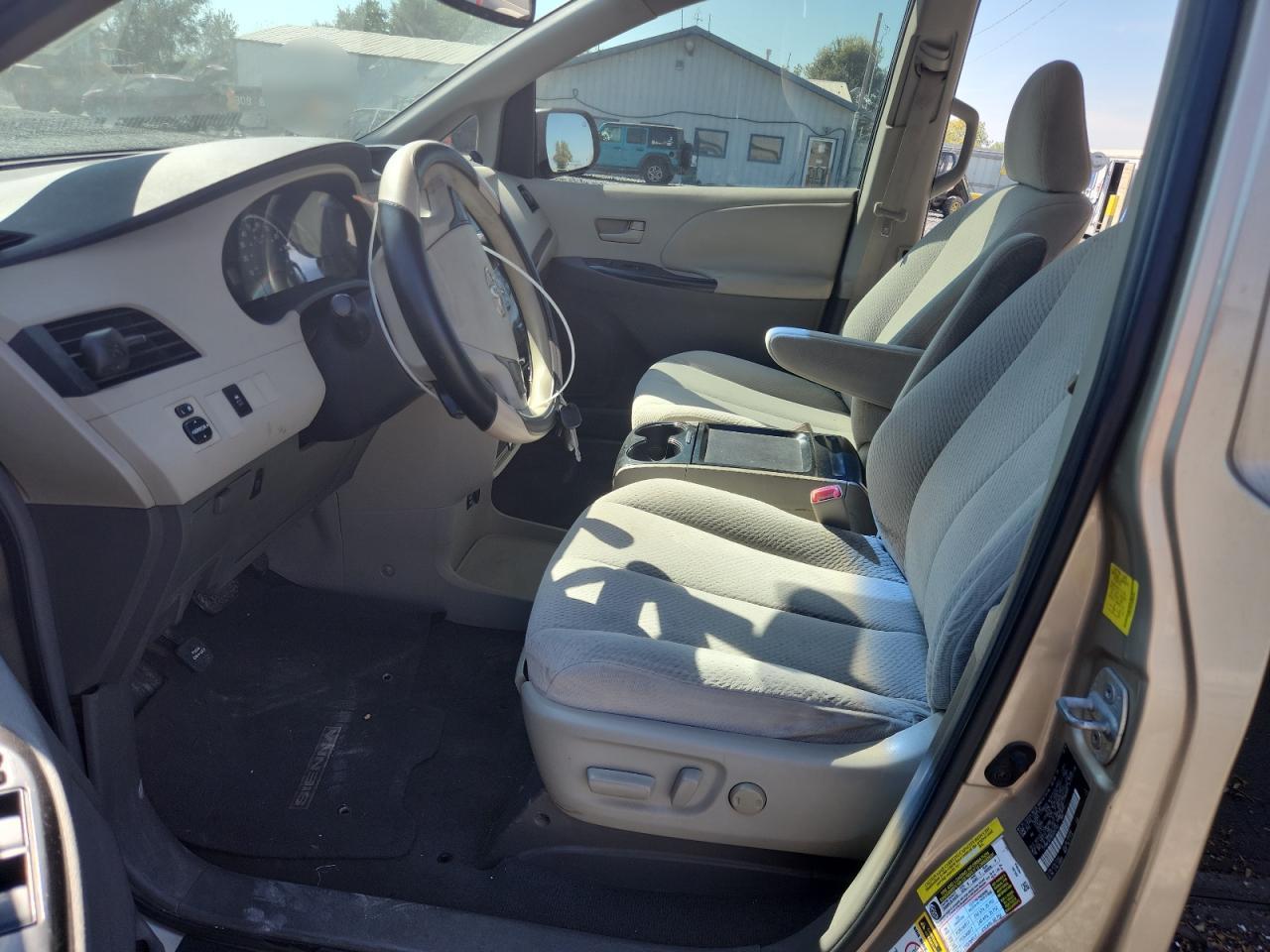2011 Toyota Sienna Le VIN: 5TDKK3DC9BS050162 Lot: 81277995