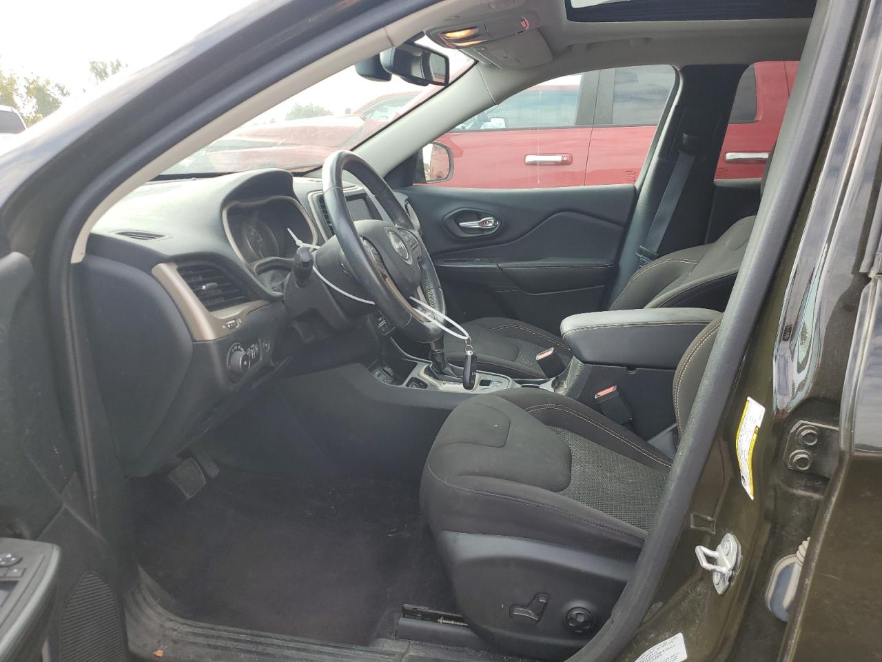 2016 Jeep Cherokee Latitude VIN: 1C4PJLCBXGW312487 Lot: 80100395