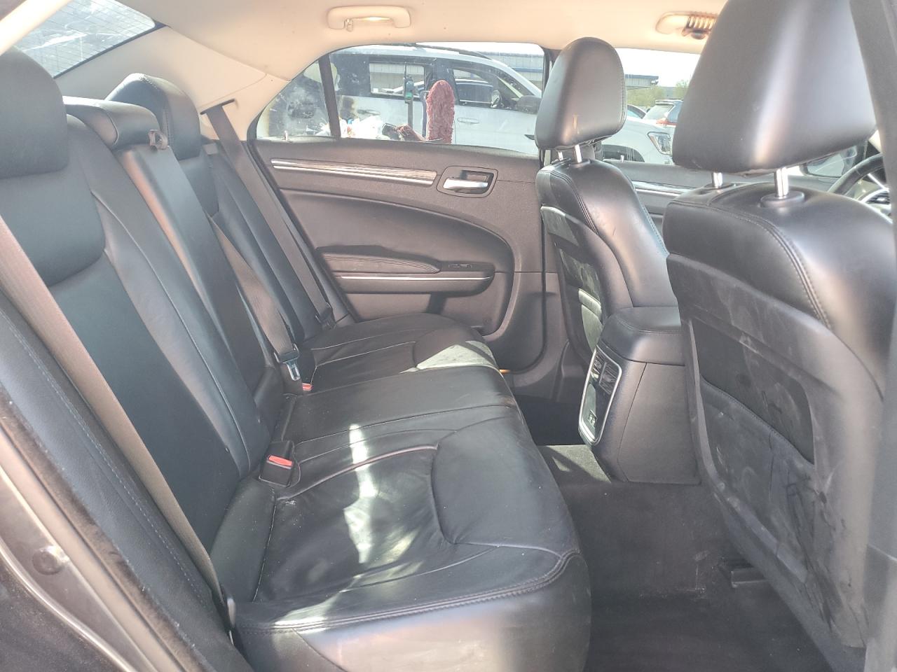 2017 Chrysler 300 Limited VIN: 2C3CCARG5HH586958 Lot: 81118765