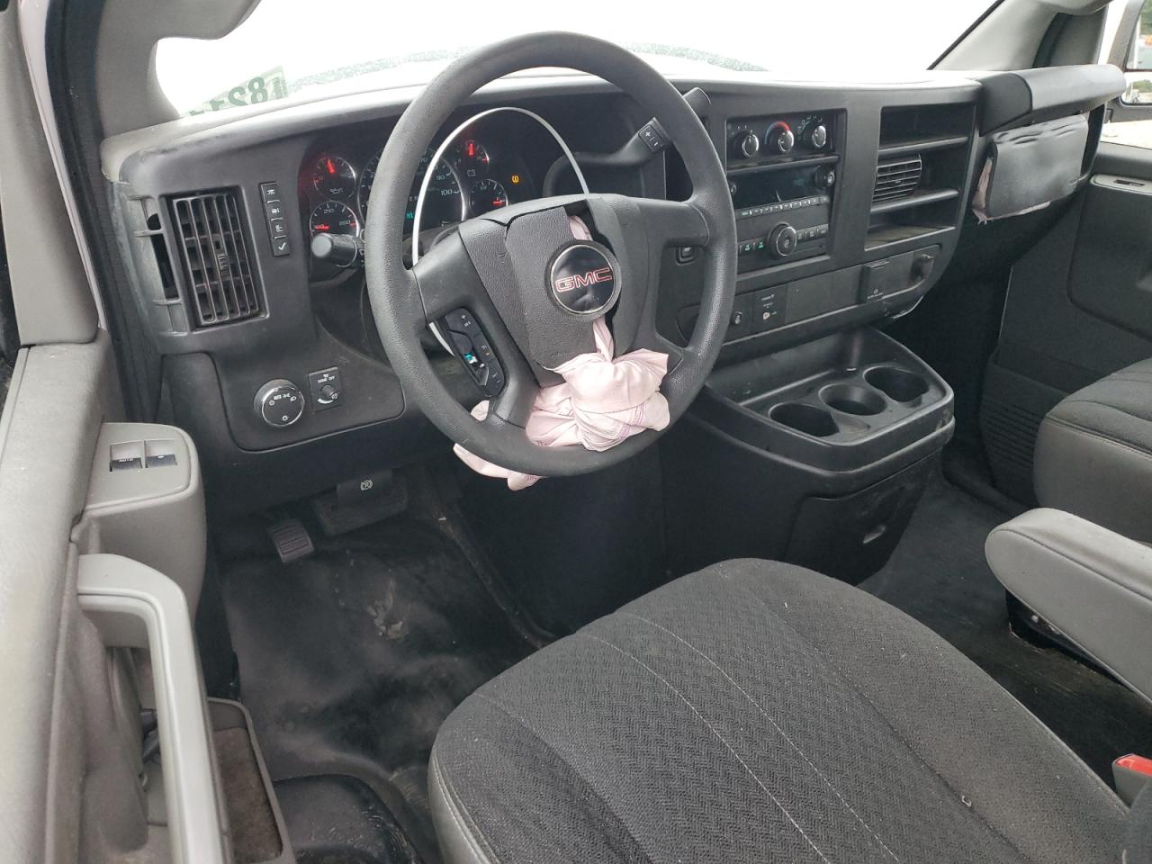 2019 GMC Savana G2500 VIN: 1GTW7AFG8K1236957 Lot: 82112075