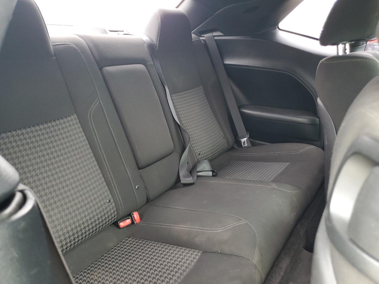 2018 Dodge Challenger Sxt VIN: 2C3CDZAG0JH162133 Lot: 70996025