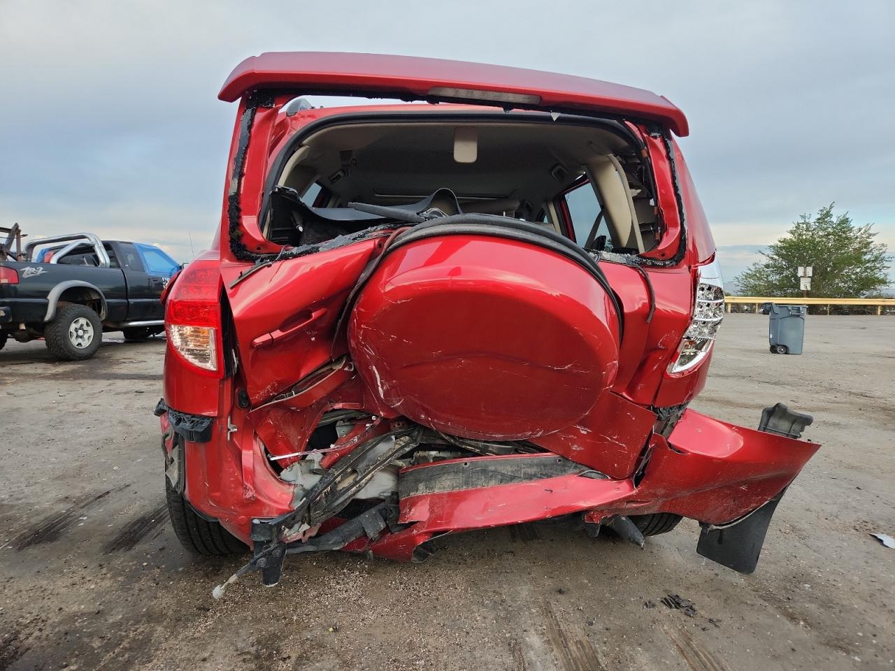 2008 Toyota Rav4 Limited VIN: JTMBK31V286028390 Lot: 81374445