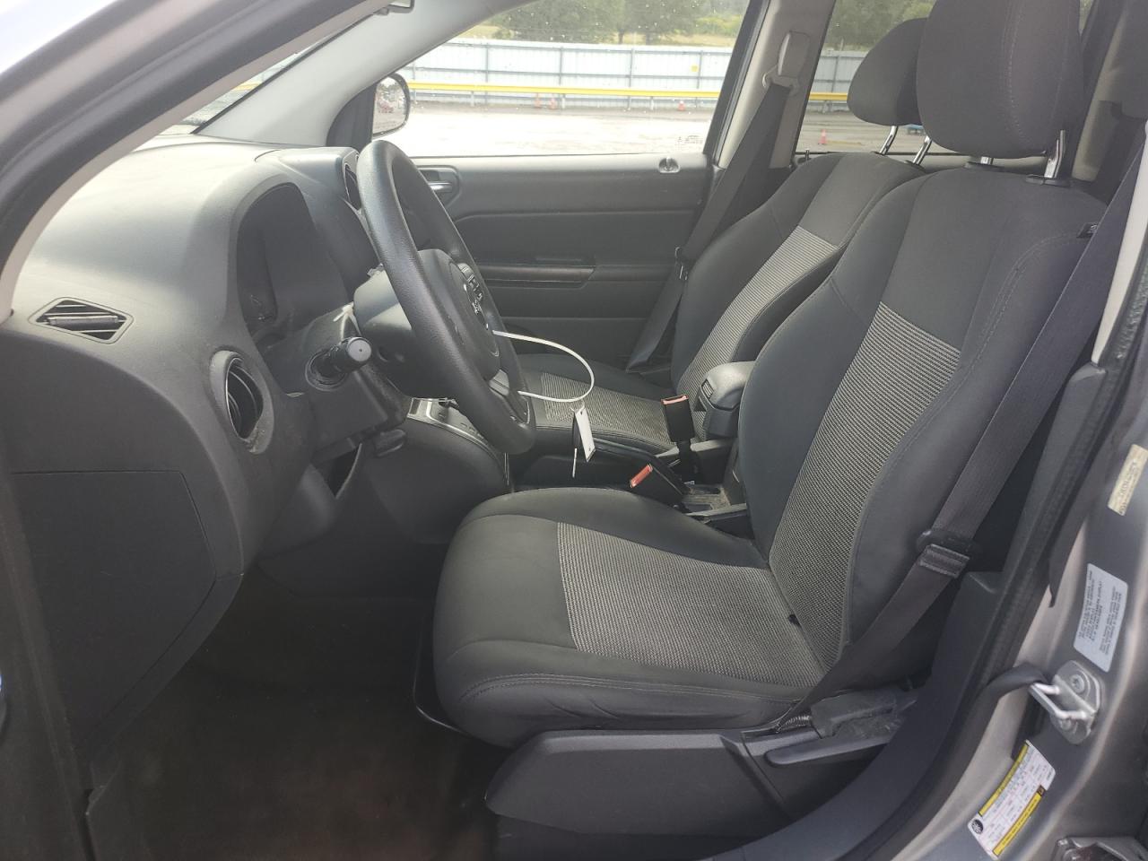 2016 Jeep Compass Sport VIN: 1C4NJCBA1GD688216 Lot: 81626075