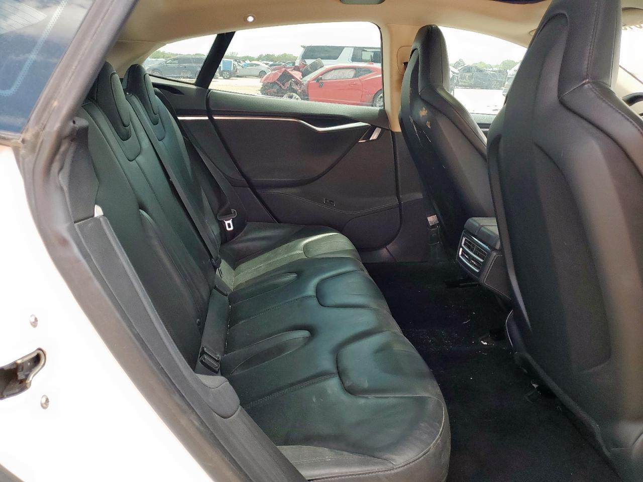 2014 Tesla Model S VIN: 5YJSA1H19EFP30717 Lot: 81050495