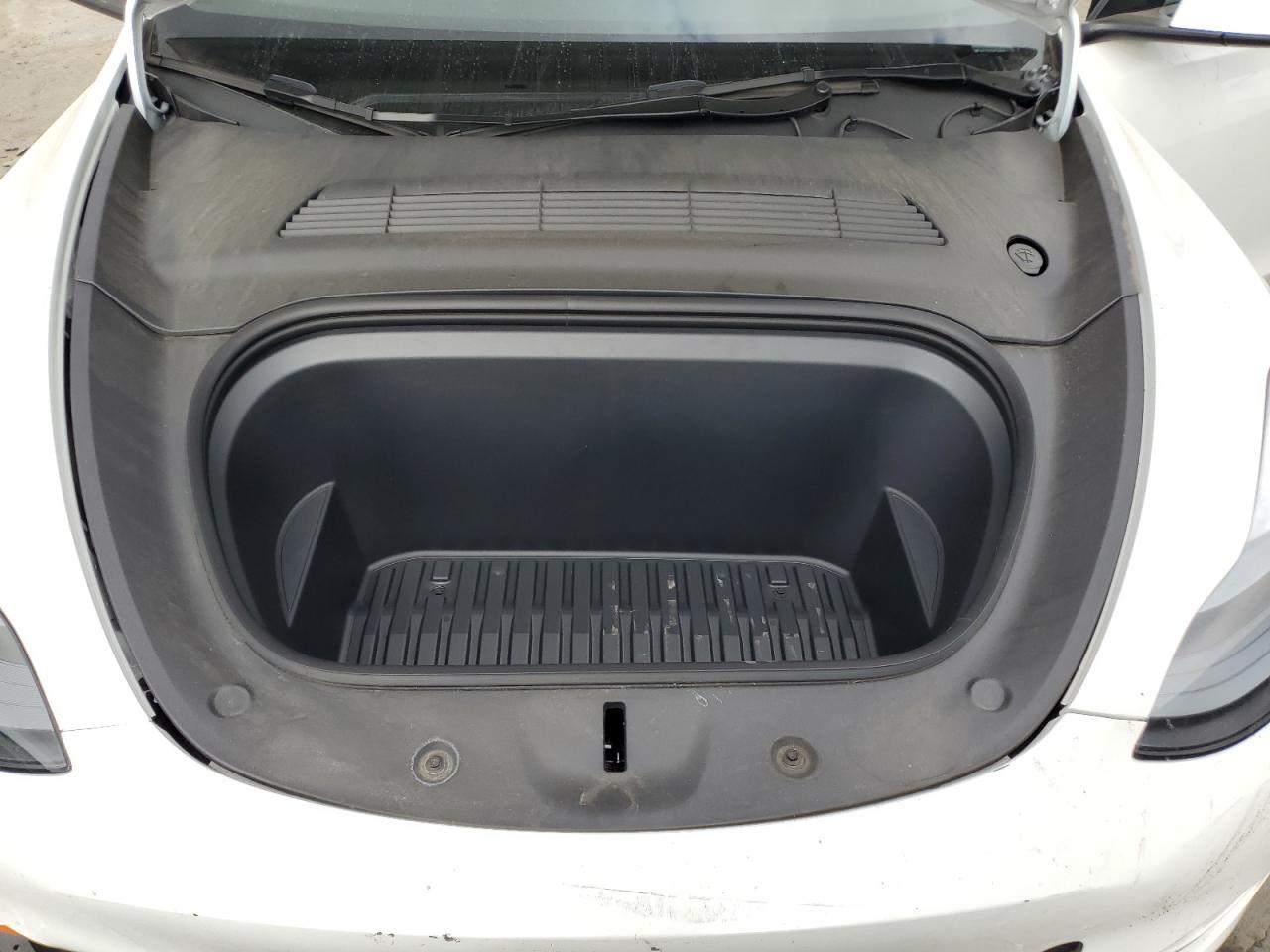 2024 Tesla Model Y VIN: 7SAYGDEE9RF182535 Lot: 71564535