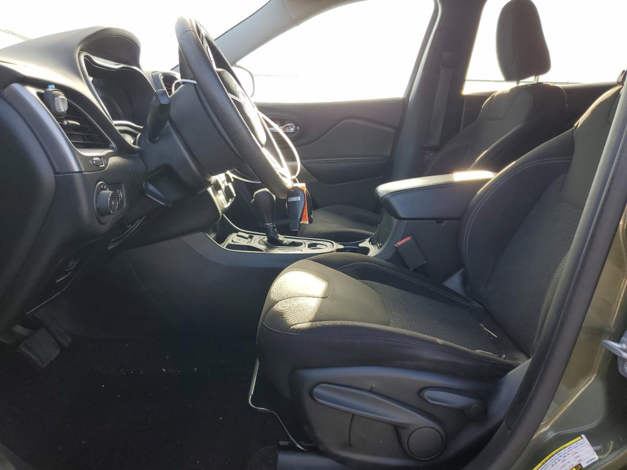 2019 Jeep Cherokee Latitude VIN: 1C4PJLCB0KD206683 Lot: 80689475