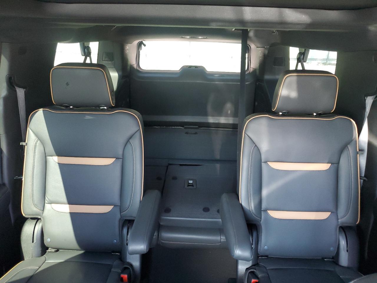 2024 GMC Yukon Xl K1500 At4 VIN: 1GKS2HKLXRR207047 Lot: 80178855