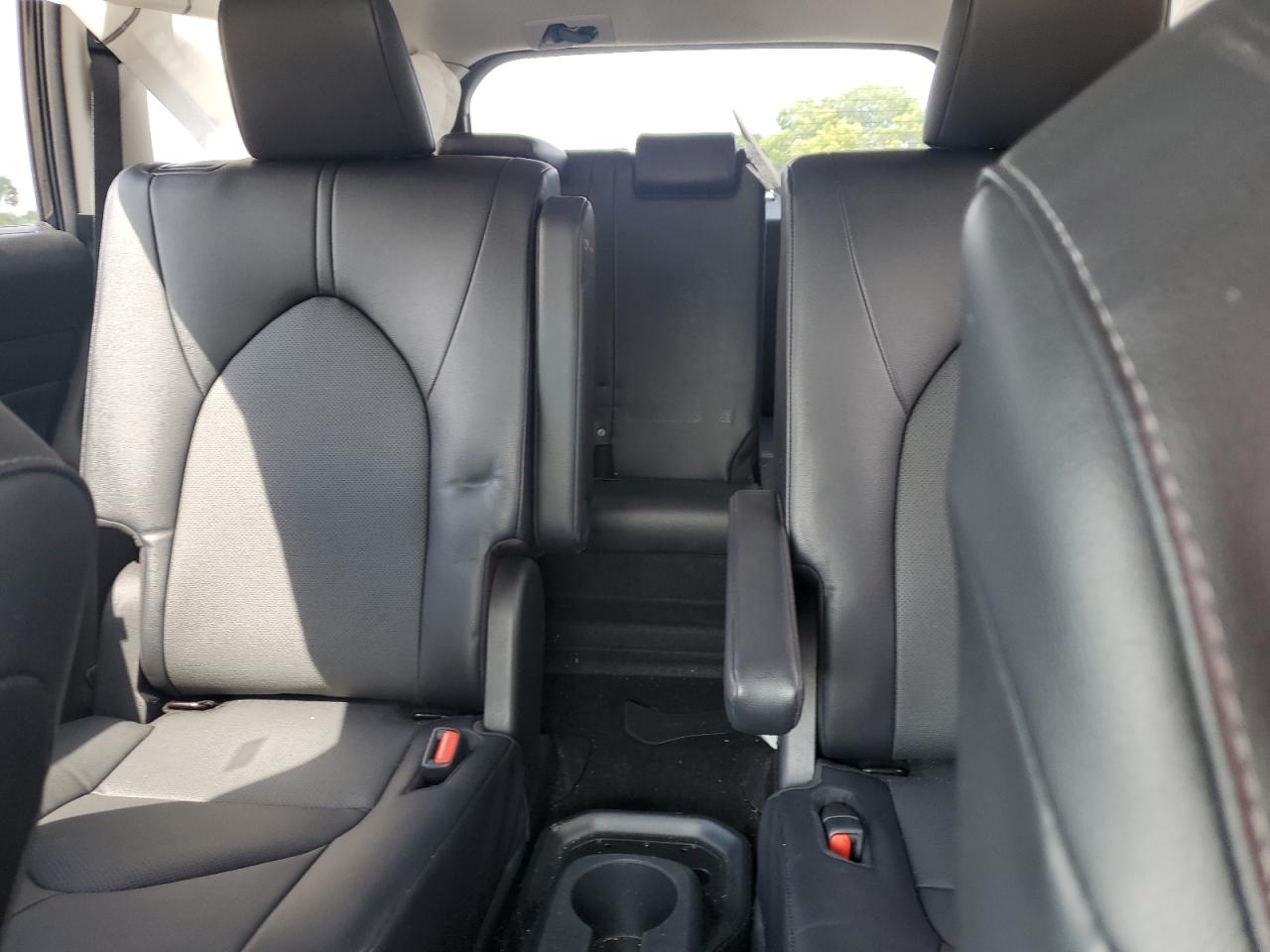 2024 Toyota Grand Highlander Xle VIN: 5TDAAAB57RS050341 Lot: 71950215