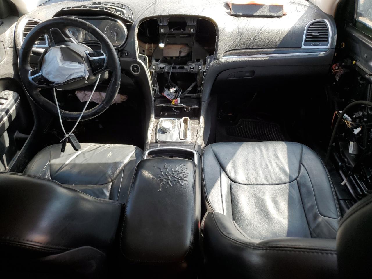 2015 Chrysler 300 Limited VIN: 2C3CCAAGXFH791782 Lot: 71250075