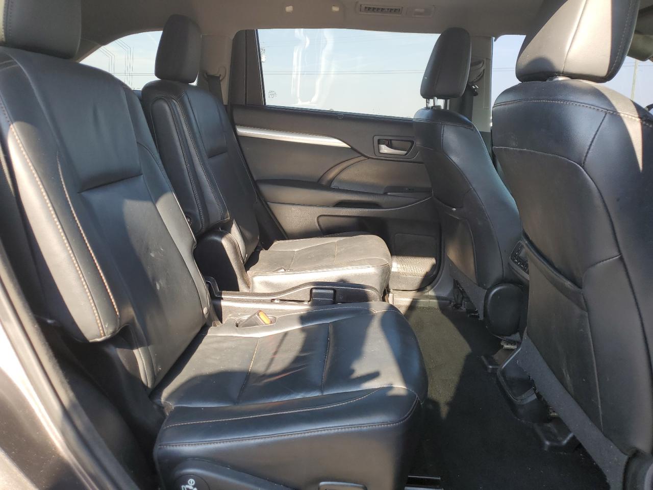 2015 Toyota Highlander Xle VIN: 5TDKKRFHXFS054593 Lot: 80824965