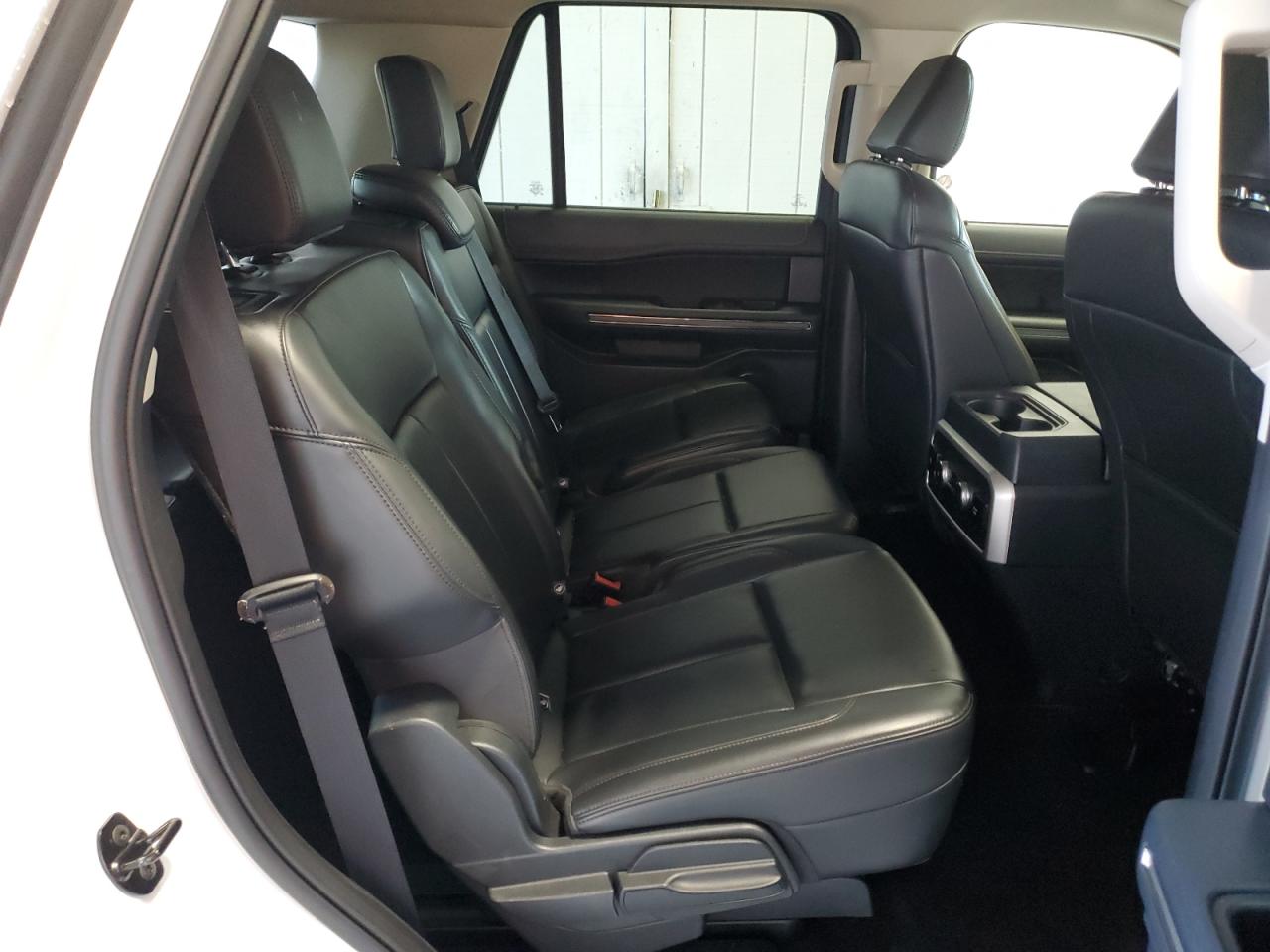 2024 Ford Expedition Xlt VIN: 1FMJU1J88REA18003 Lot: 84744635