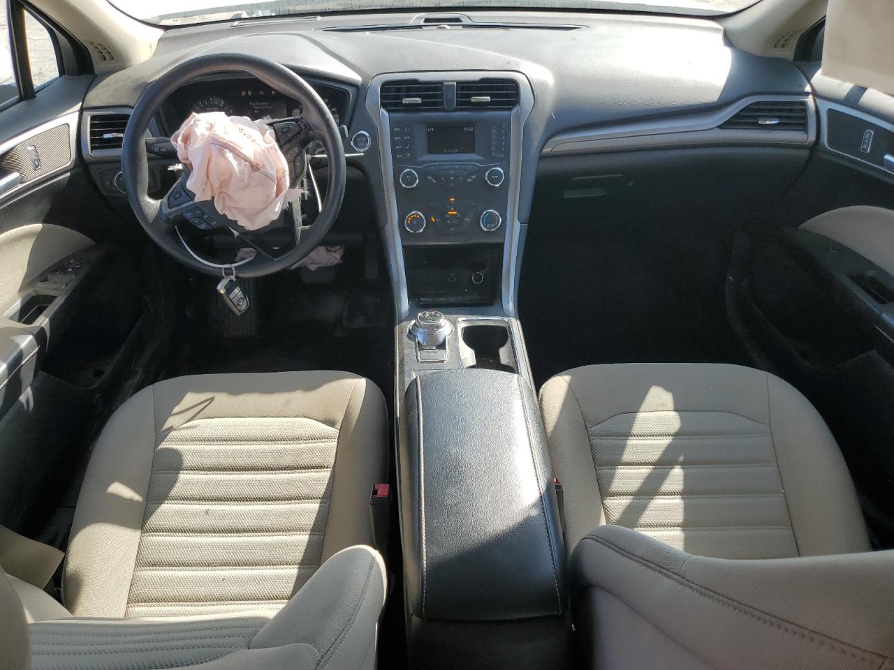 2019 Ford Fusion S VIN: 3FA6P0G79KR171492 Lot: 83873205