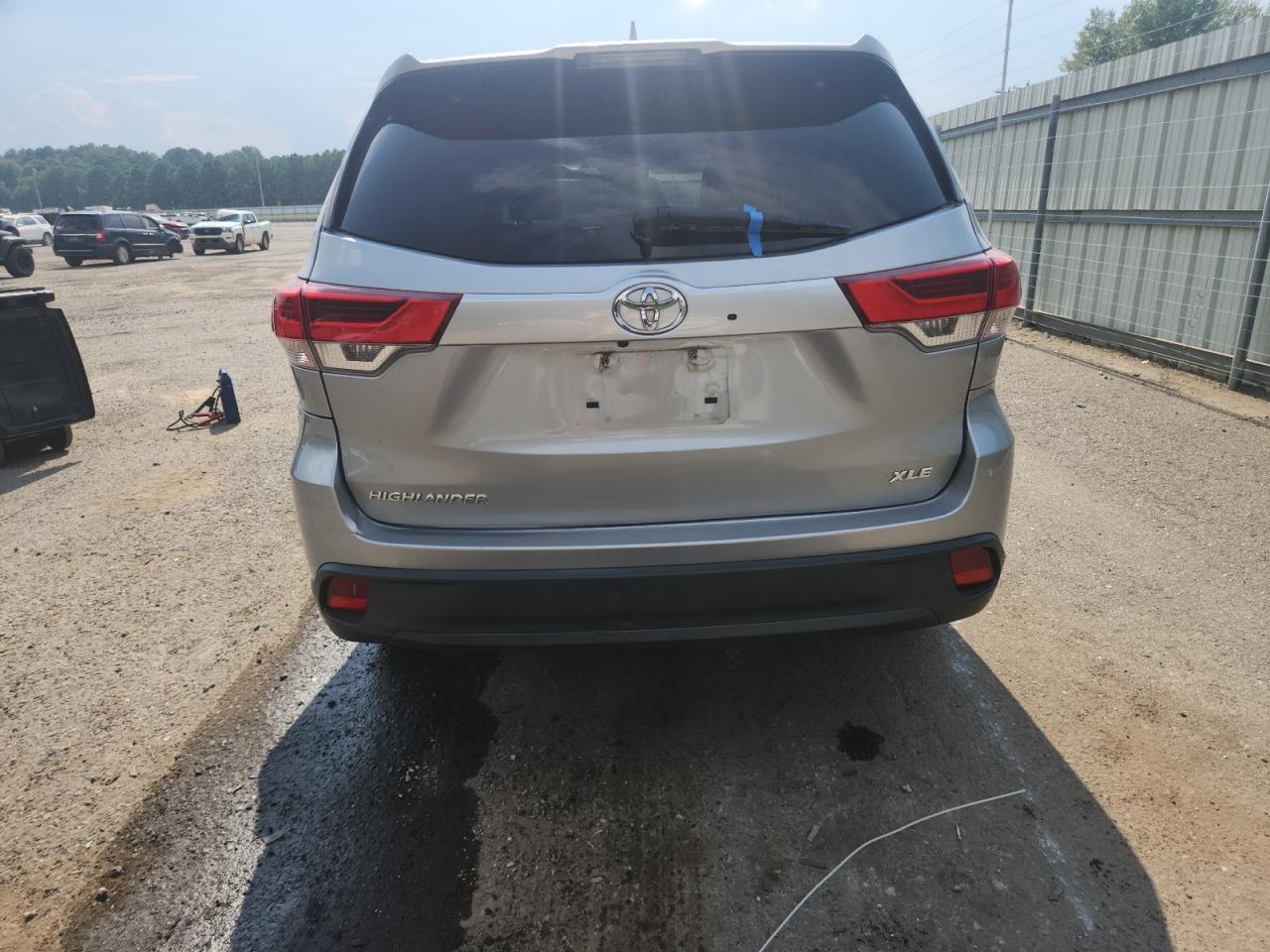 2017 Toyota Highlander Se VIN: 5TDKZRFH2HS226419 Lot: 81581245
