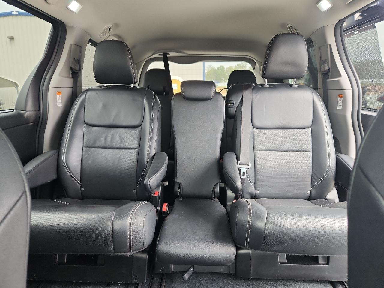 2019 Toyota Sienna Se VIN: 5TDXZ3DC5KS004779 Lot: 81055495