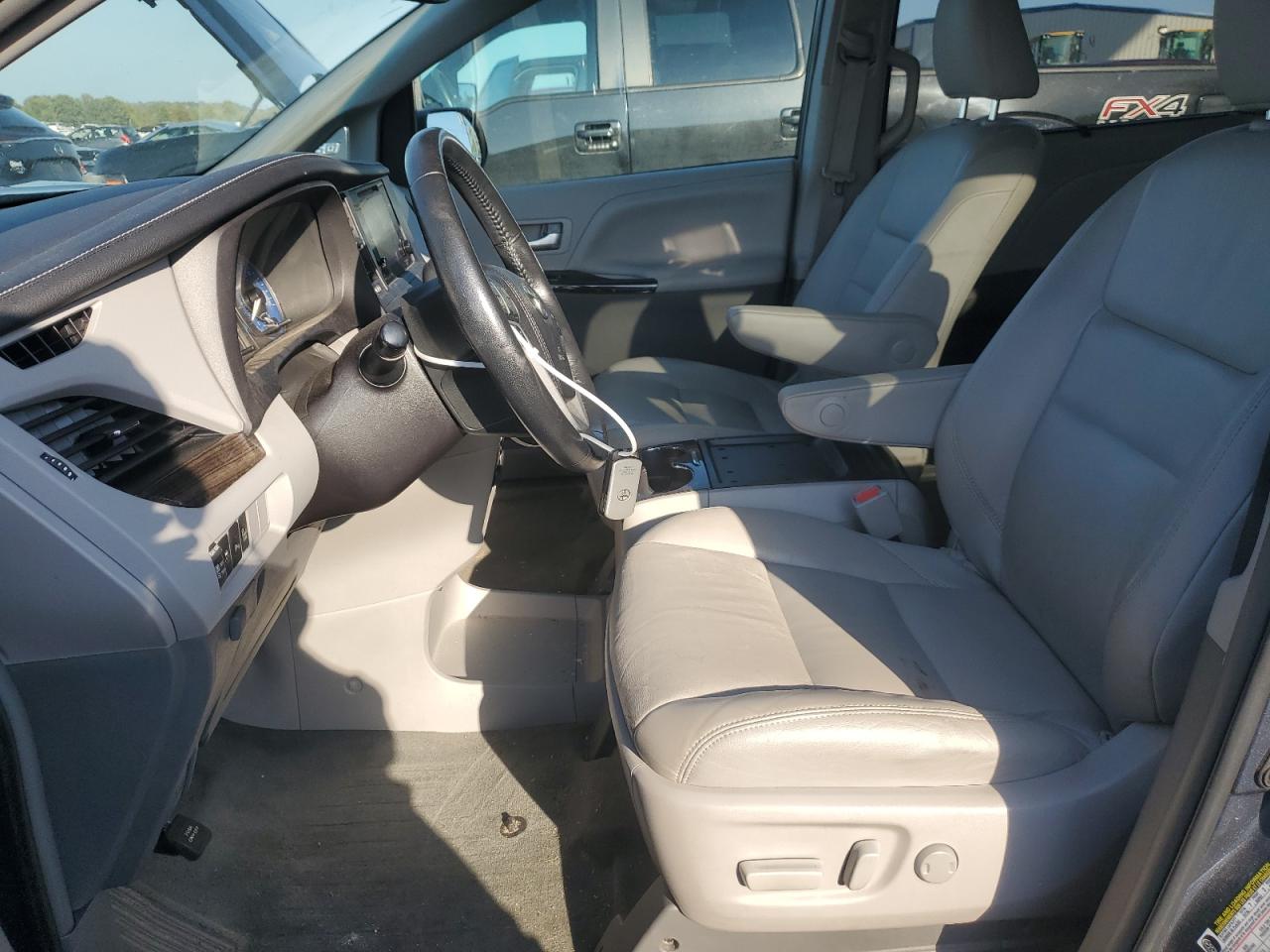 2016 Toyota Sienna Xle VIN: 5TDDK3DC0GS130725 Lot: 83927675