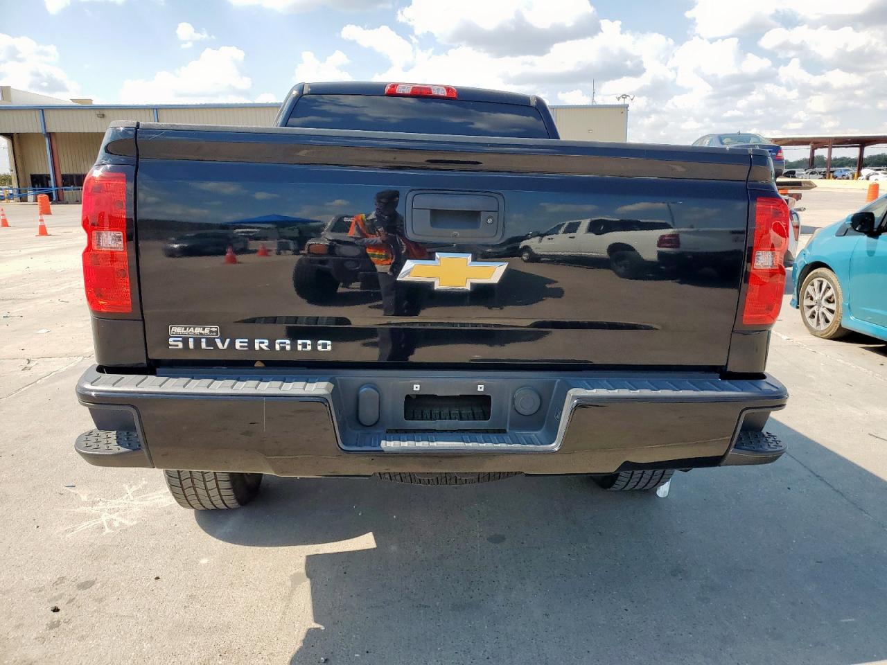 2017 Chevrolet Silverado C1500 Custom VIN: 1GCRCPEHXHZ386598 Lot: 81961605