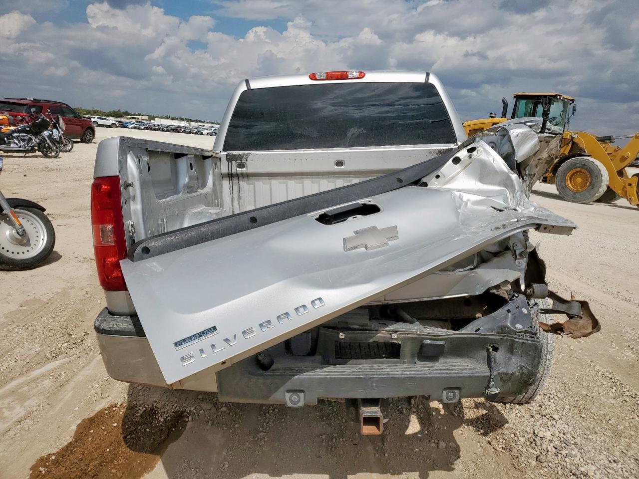2011 Chevrolet Silverado C1500 Lt VIN: 3GCPCSE07BG403854 Lot: 80082875
