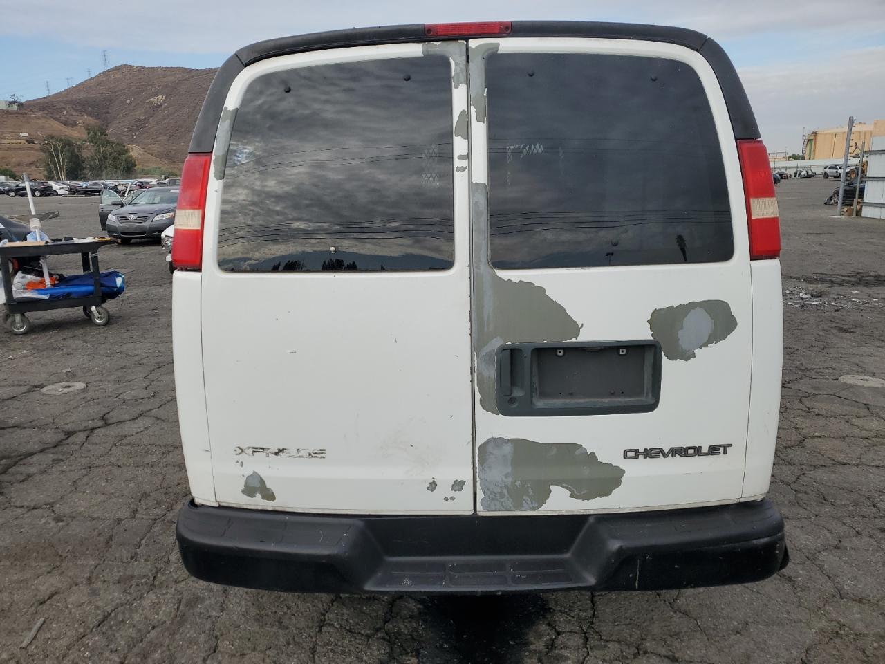 2005 Chevrolet Express G1500 VIN: 1GCEG15X551210690 Lot: 81493705