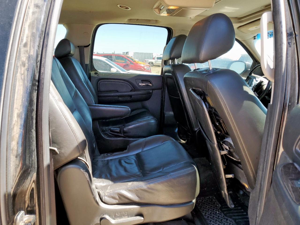 2010 GMC Yukon Xl Denali VIN: 1GKUKMEF2AR275130 Lot: 81749835