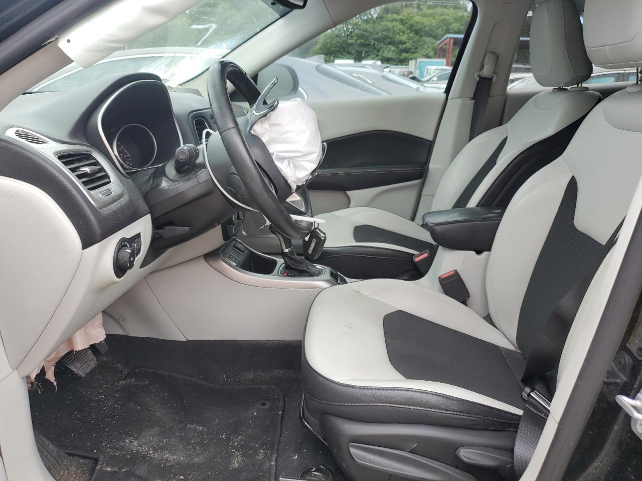 2018 Jeep Compass Latitude VIN: 3C4NJCBB5JT469477 Lot: 84554585