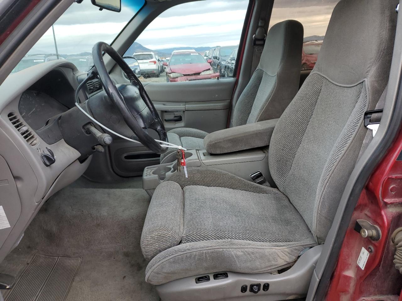 1996 Ford Explorer VIN: 1FMDU34XXTUD07943 Lot: 83859085