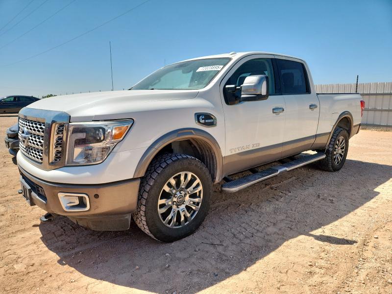 Pickups NISSAN TITAN 2016 Biały
