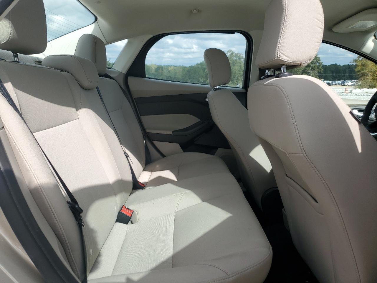 2017 Ford Focus Se VIN: 1FADP3F24HL262160 Lot: 81871695