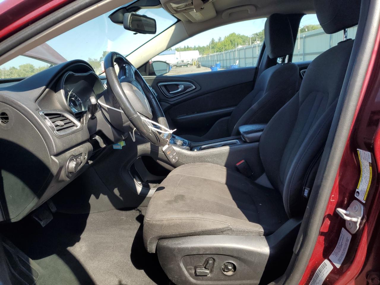 2015 Chrysler 200 Limited VIN: 1C3CCCAB1FN758421 Lot: 80215275