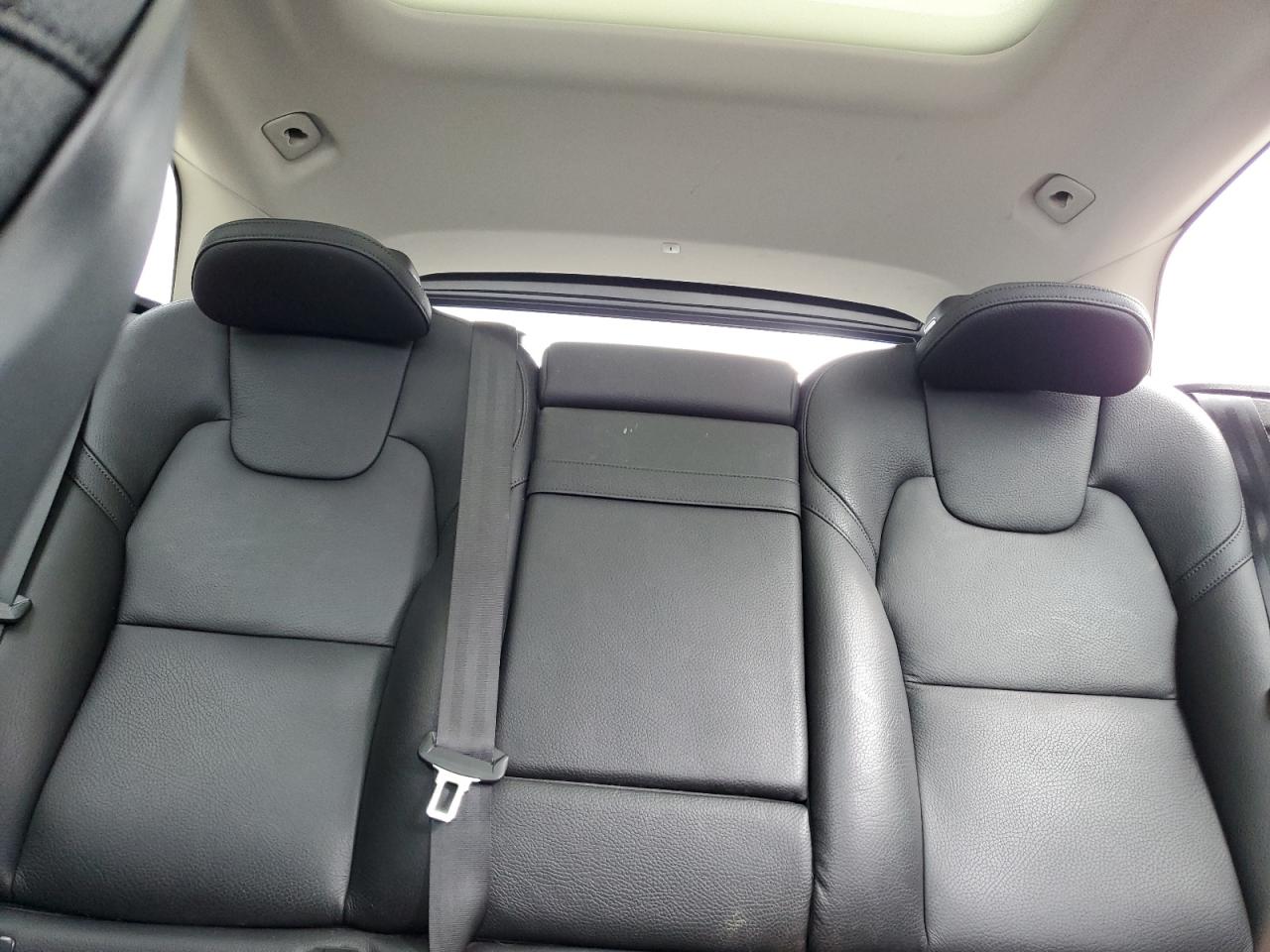 2018 Volvo Xc60 T5 Momentum VIN: YV4102RK2J1085243 Lot: 84265585