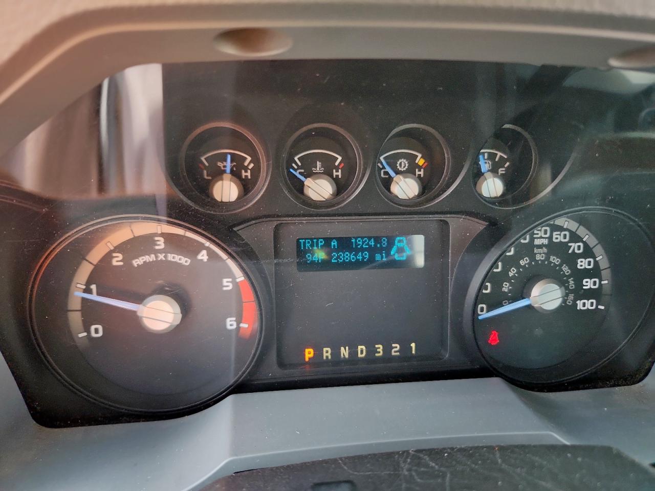 2011 Ford Super Duty F VIN: 1FDUF4GY8BEA63190 Lot: 81238845