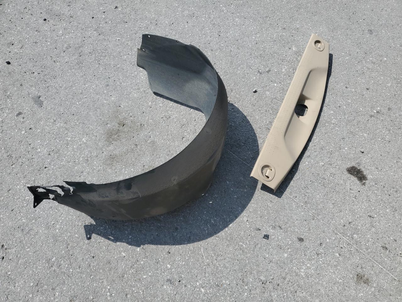 2008 Cadillac Srx VIN: 1GYEE637880188677 Lot: 81292885