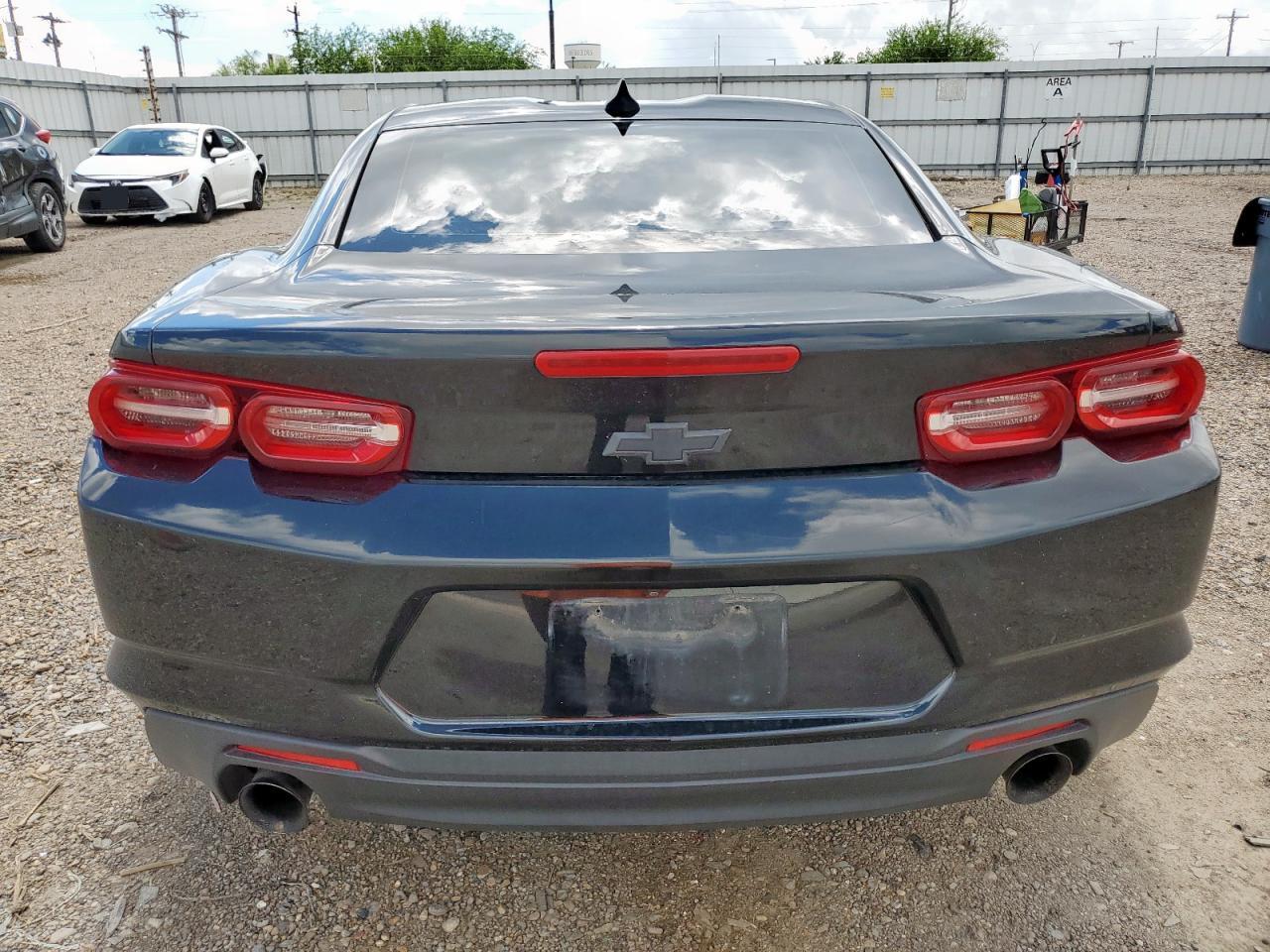 2021 Chevrolet Camaro Ls VIN: 1G1FB1RX8M0142184 Lot: 81690585