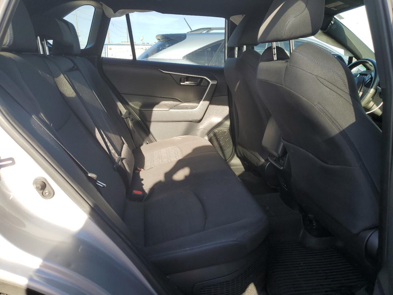 2024 Toyota Rav4 Se VIN: JTM16RFVXRD121036 Lot: 70974395