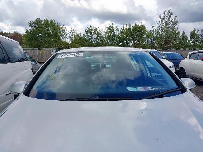 2005 VOLKSWAGEN GOLF FSI SE 