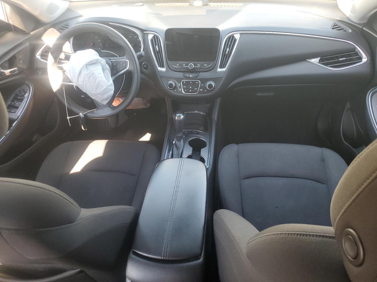 2019 Chevrolet Malibu Lt VIN: 1G1ZD5ST1KF189363 Lot: 81119935