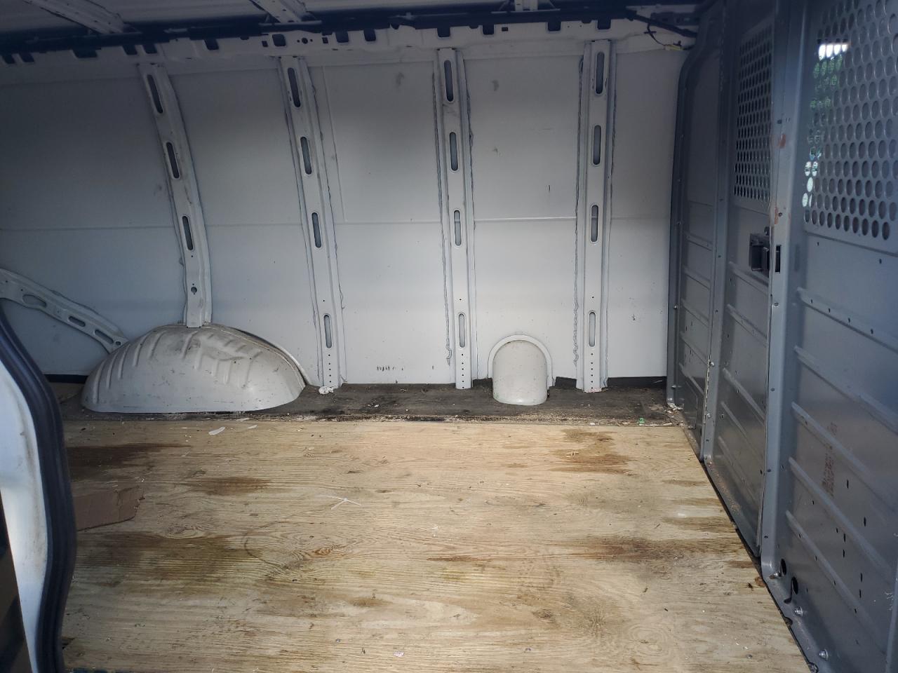 2018 Chevrolet Express G2500 VIN: 1GCWGAFGXJ1198775 Lot: 80762505