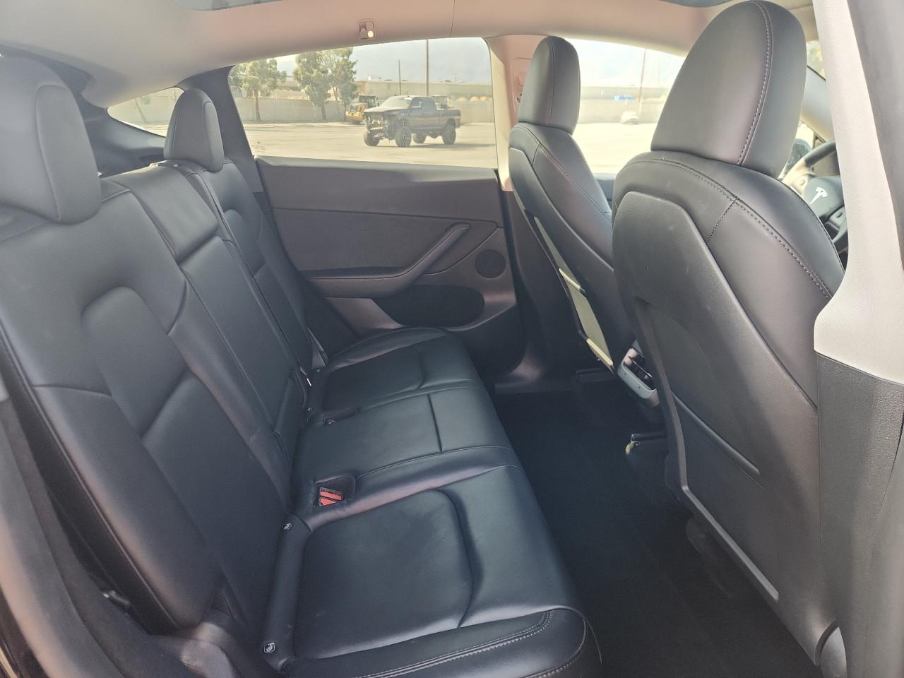 2024 Tesla Model Y VIN: 7SAYGDEF9RF078572 Lot: 71359015