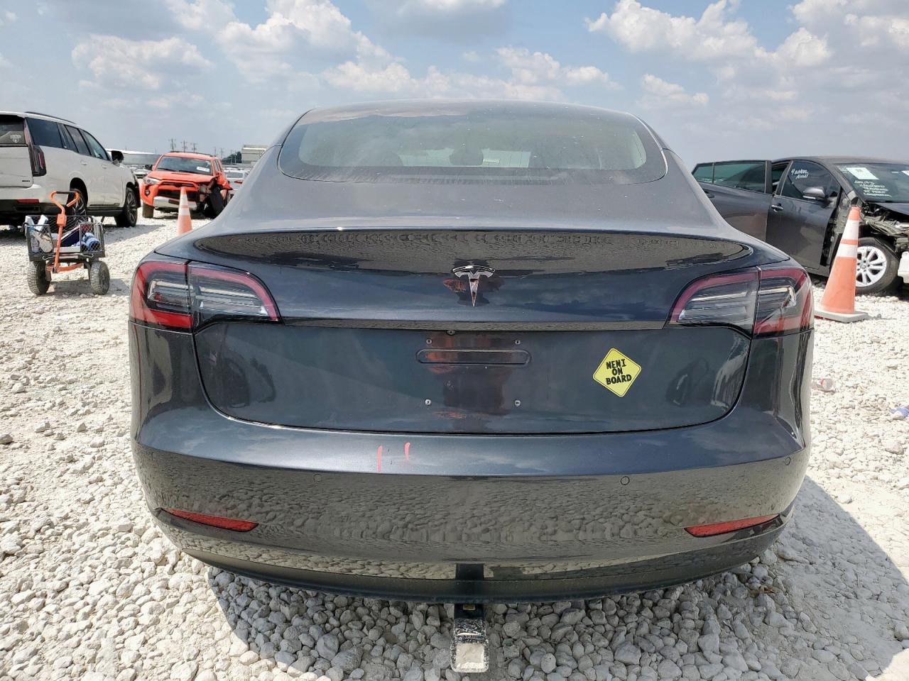 2018 Tesla Model 3 VIN: 5YJ3E1EA4JF109411 Lot: 72081595