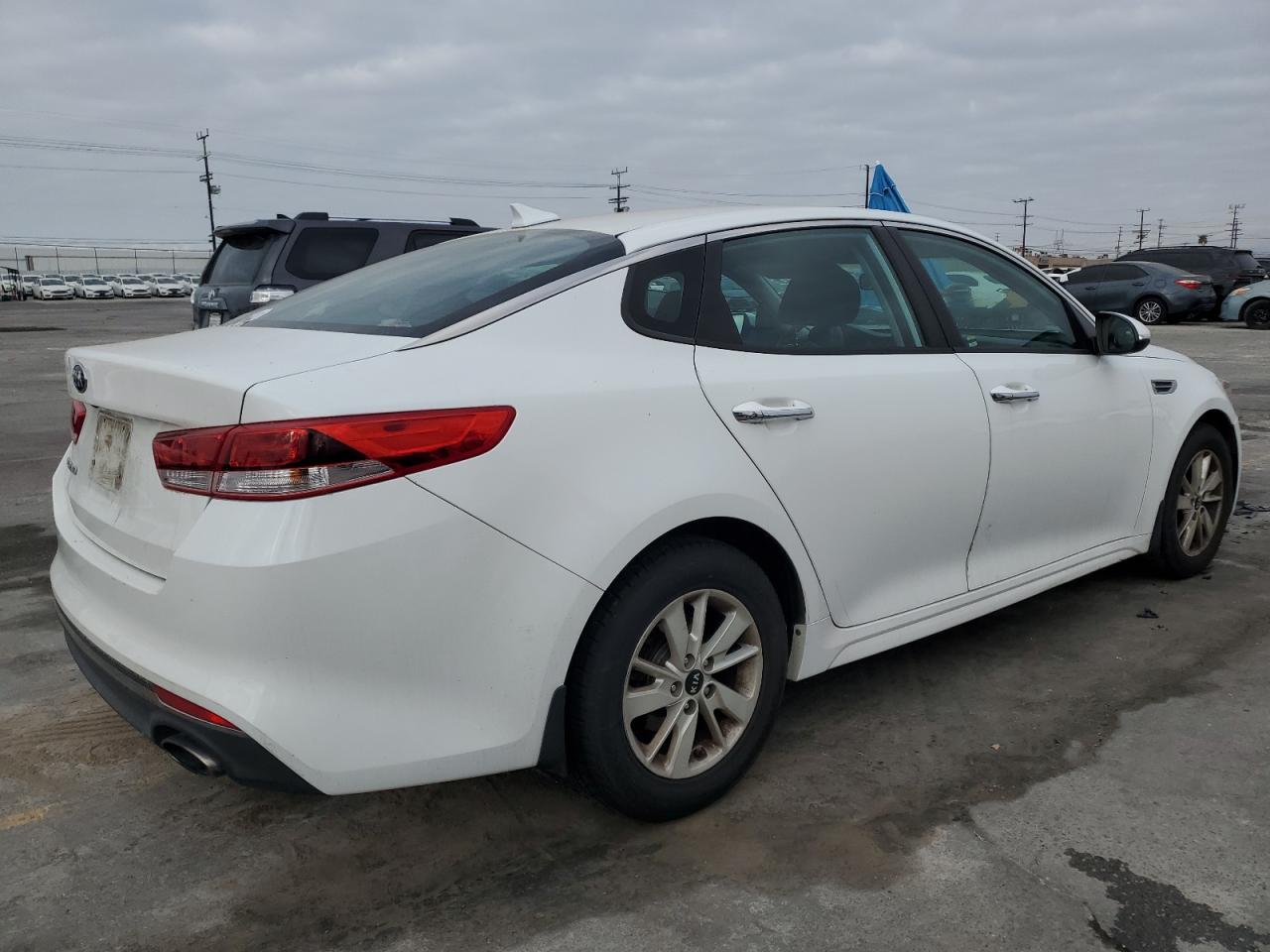 2017 Kia Optima Lx VIN: 5XXGT4L32HG159146 Lot: 81930865