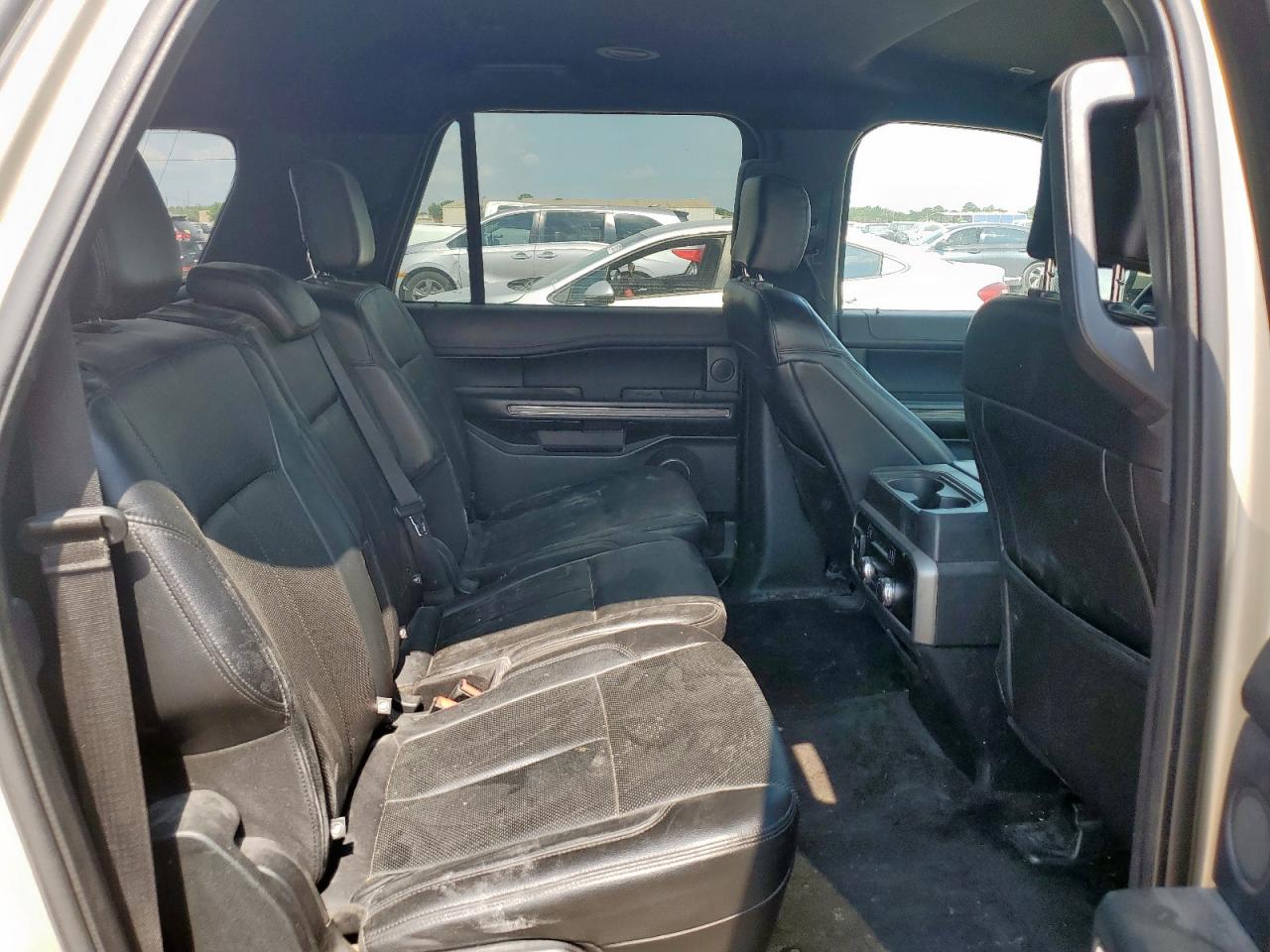 2018 Ford Expedition Max Xlt VIN: 1FMJK1HT7JEA18935 Lot: 71785735