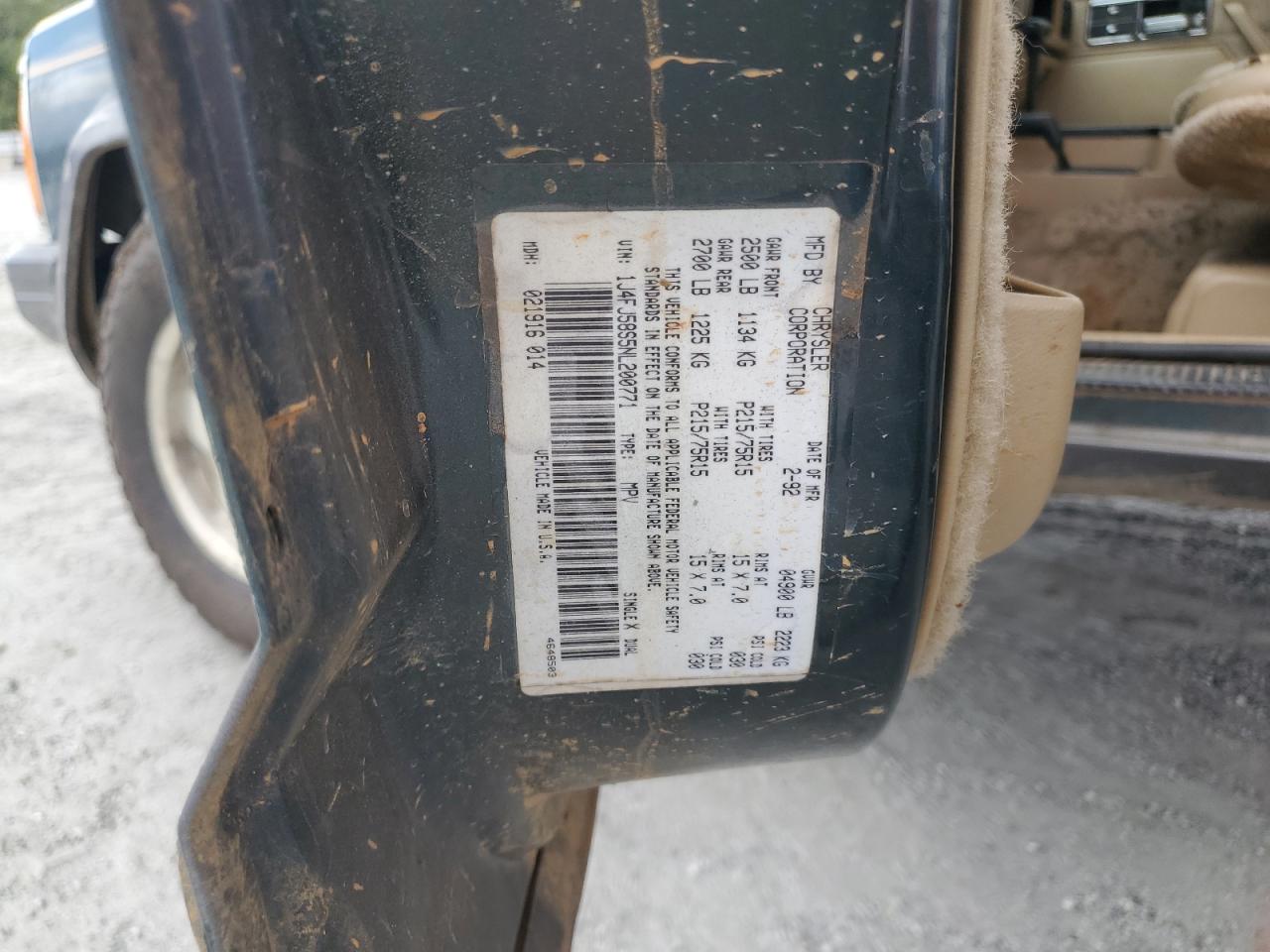 1992 Jeep Cherokee Laredo VIN: 1J4FJ58S5NL200771 Lot: 82057215