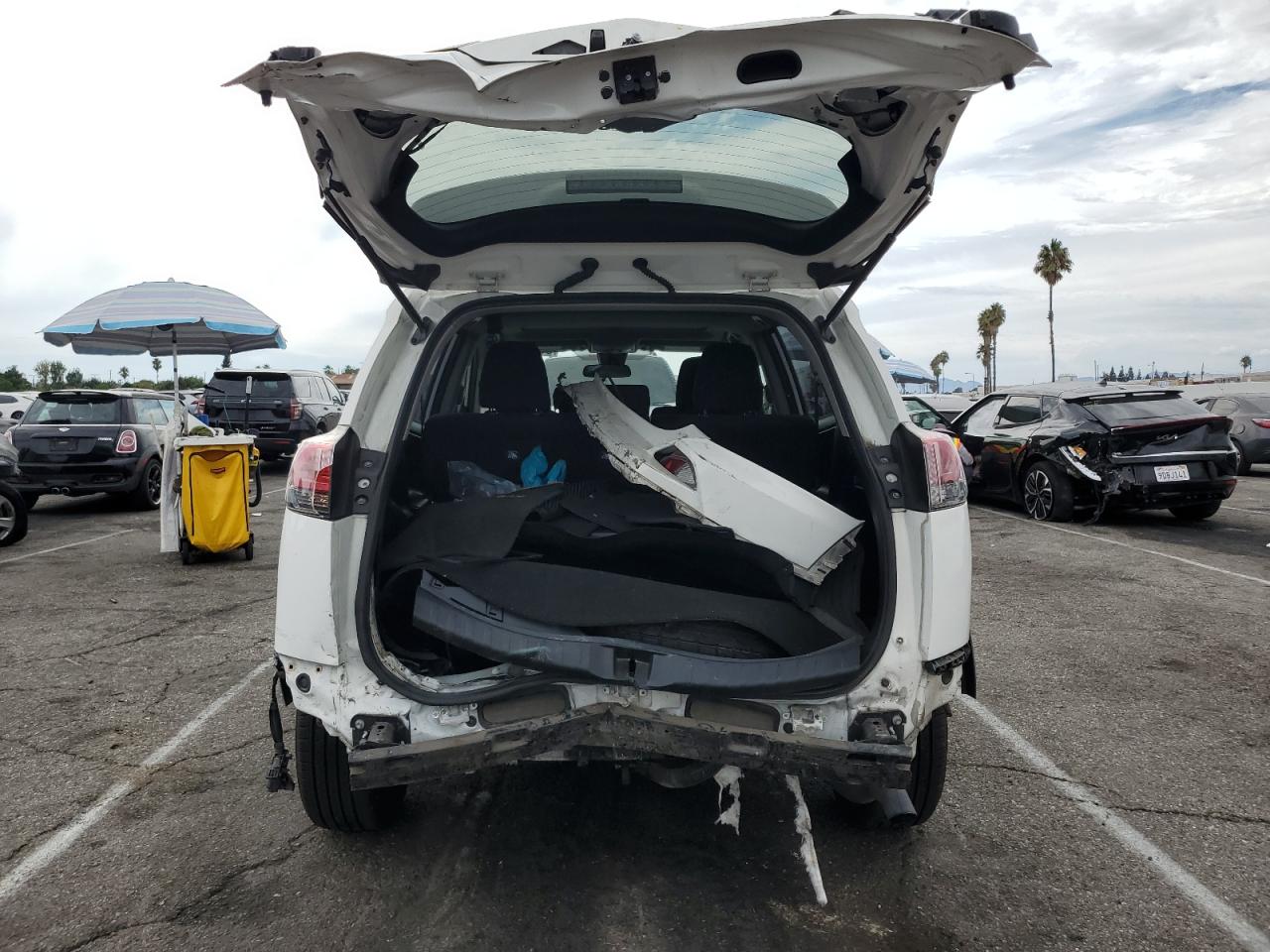 2017 Toyota Rav4 Xle VIN: JTMWFREVXHJ148969 Lot: 81304175